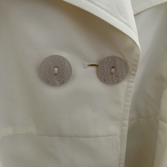 Tahari trench jacket. Cream. - Picture 4 of 4